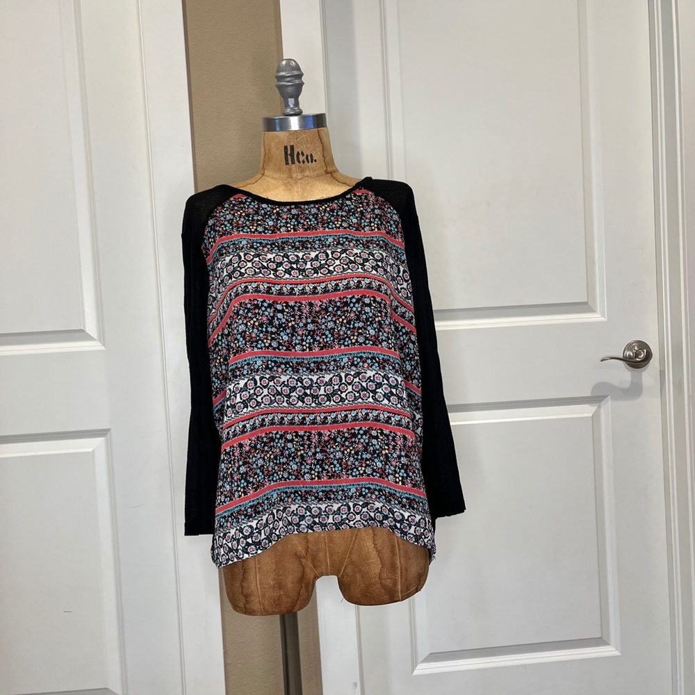 Xhilaration 3/4 Sleeve Top